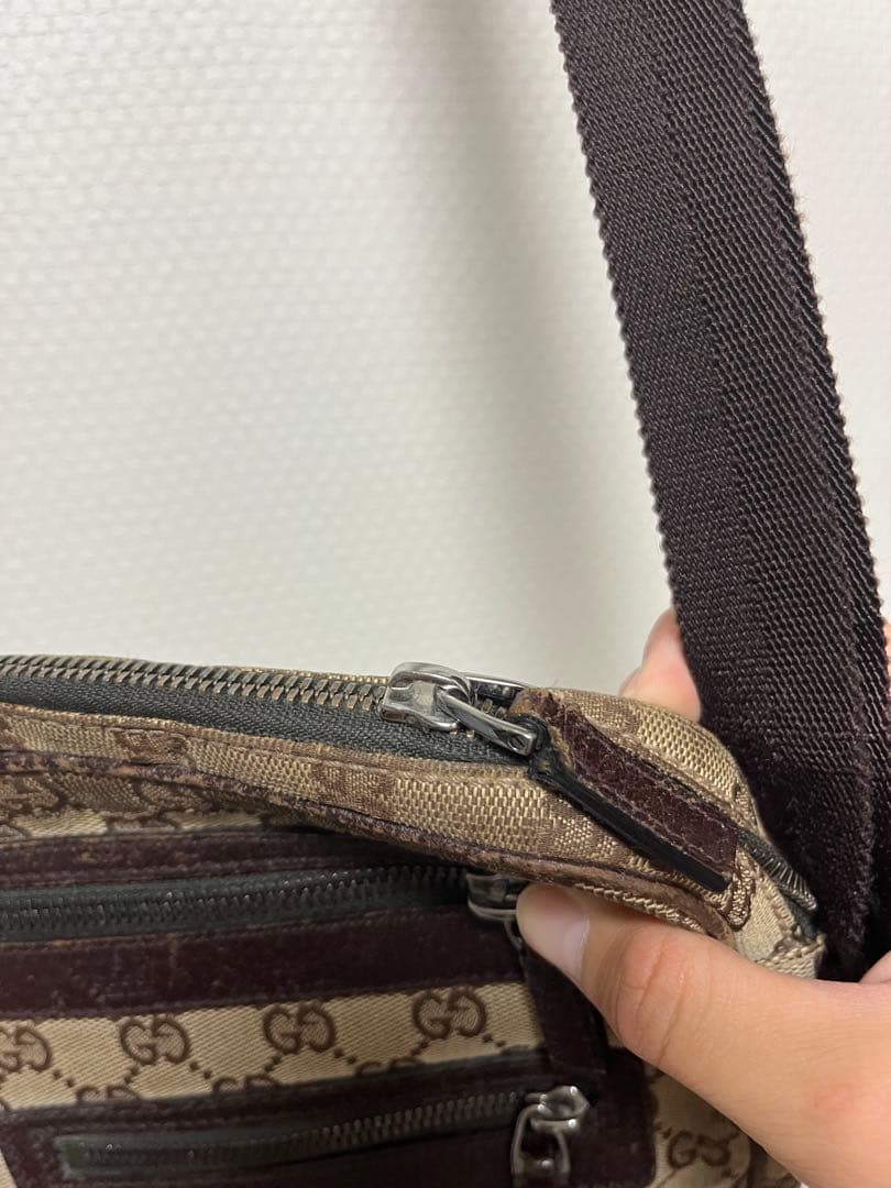 gucci ショルダーバッグ　ビンテージ　GGキャンバス