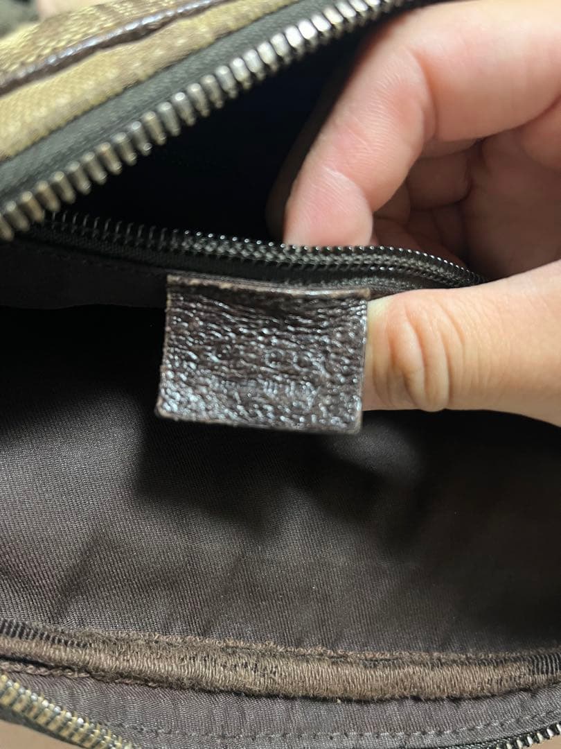 gucci ショルダーバッグ　ビンテージ　GGキャンバス