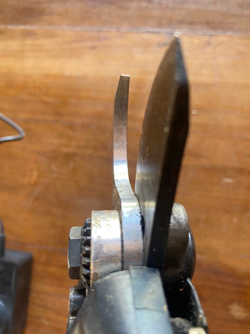 Kebtek 電動剪定はさみ KT993 割れあり