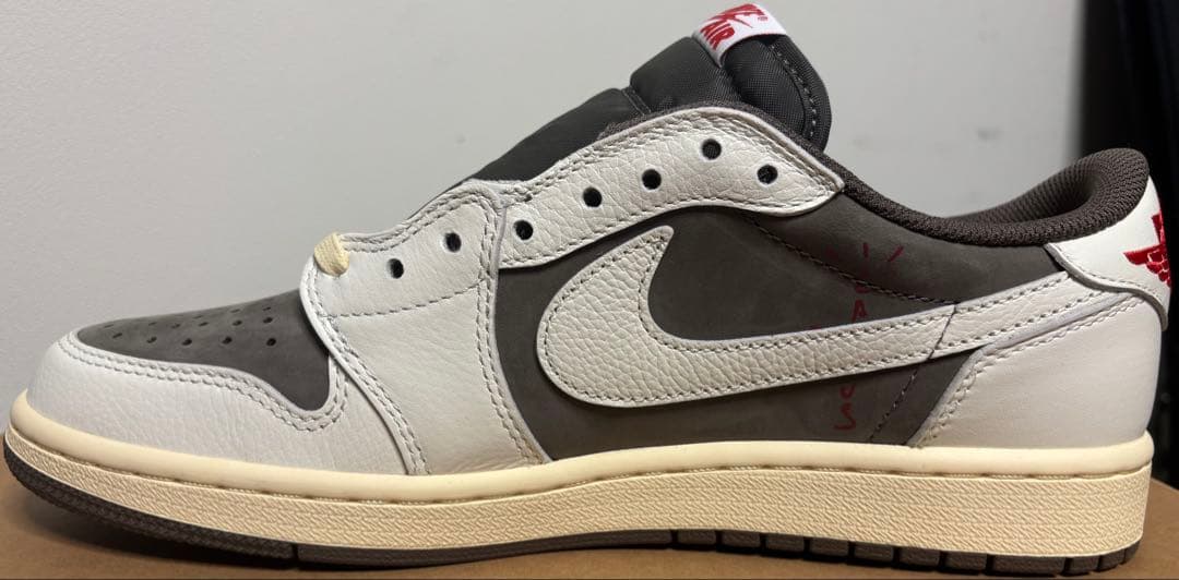 Travis Scott × Nike AJ1Low Reverse Mocha
