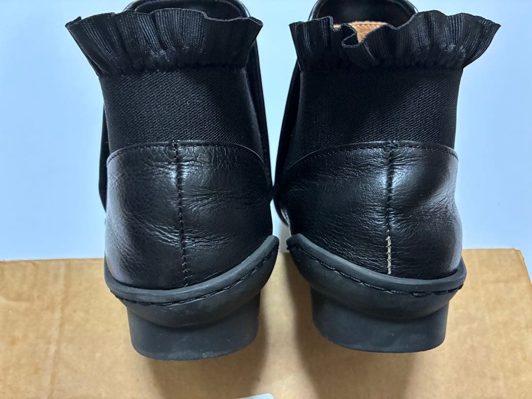 trippen ブラックレザーショートブーツ