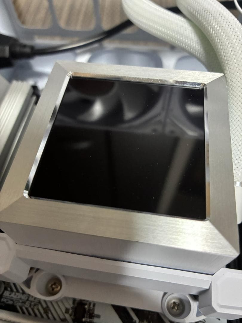 PC用ファン・クーラー LIANLI HydroShift LCD 360R White ARGB