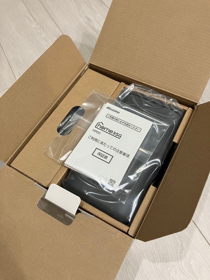 NTT docomo 5Gルーター HR02