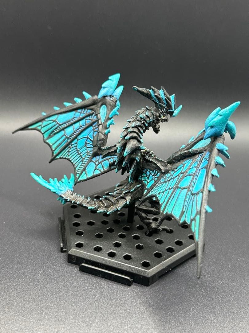 RKA　モンスターハンター　フィギュア　滅刃ディノバルド&青電主ライゼクス