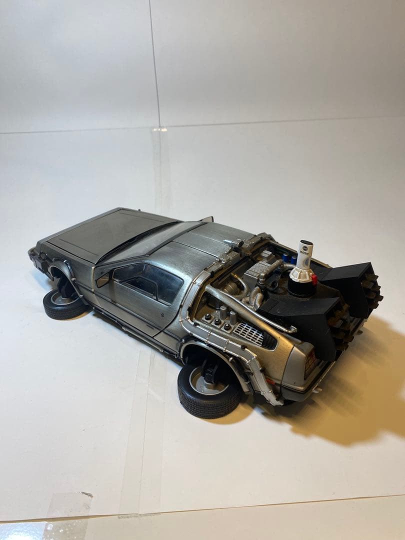 1/18 サンスター バックトゥザフューチャーデロリアン