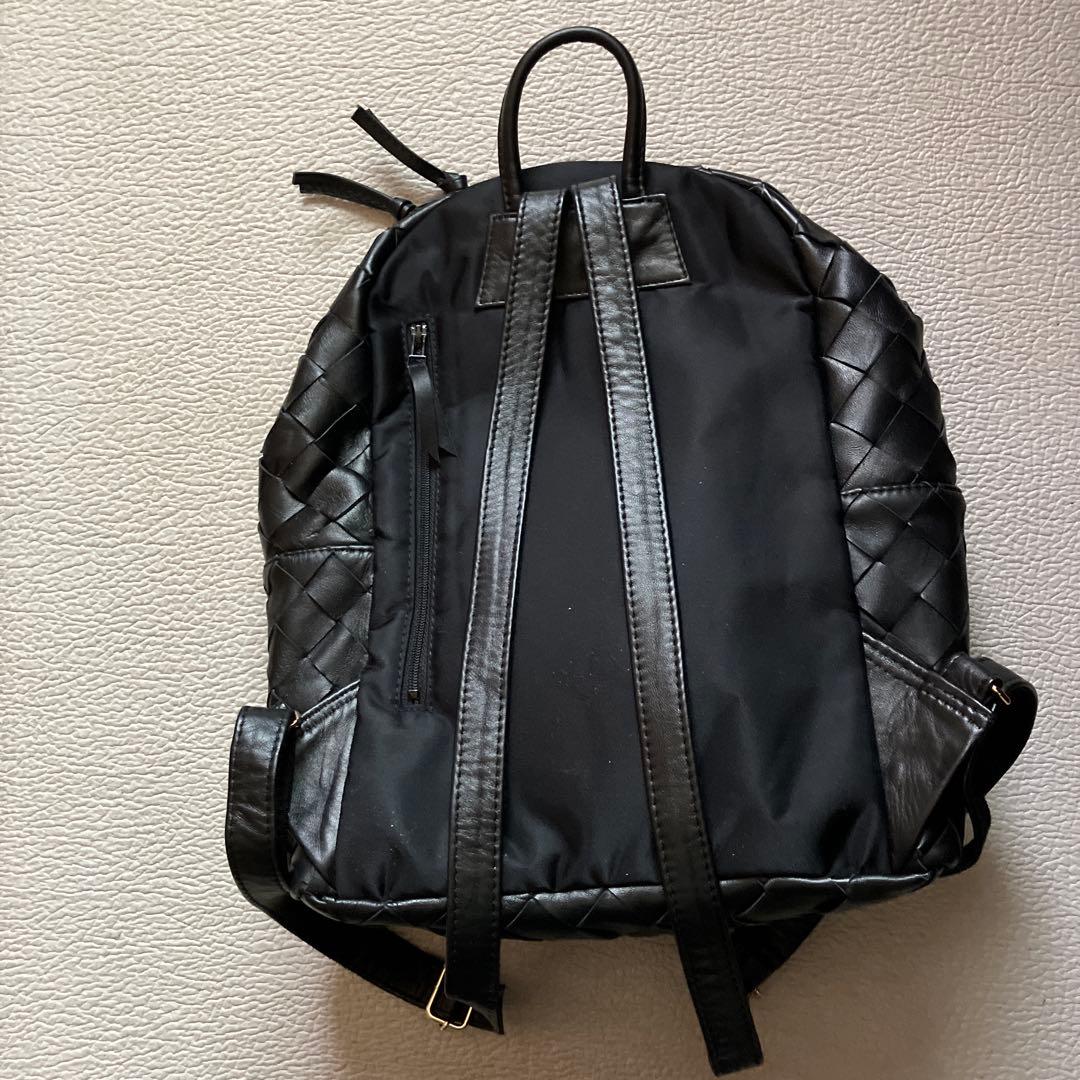 本革メッシュリュック　ブラック　ハルメク