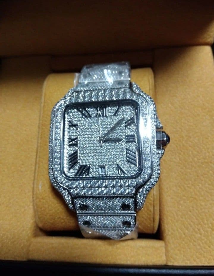 refindのモアサナイト腕時計自動巻