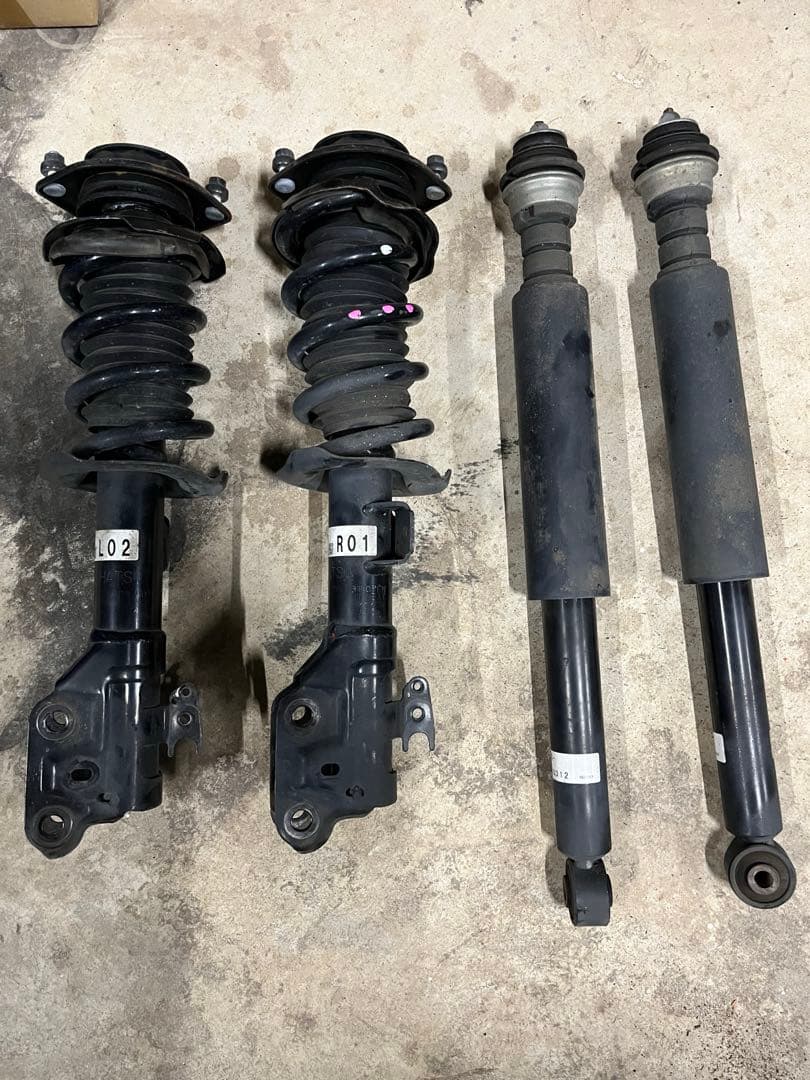 LA400 純正ショック　l275