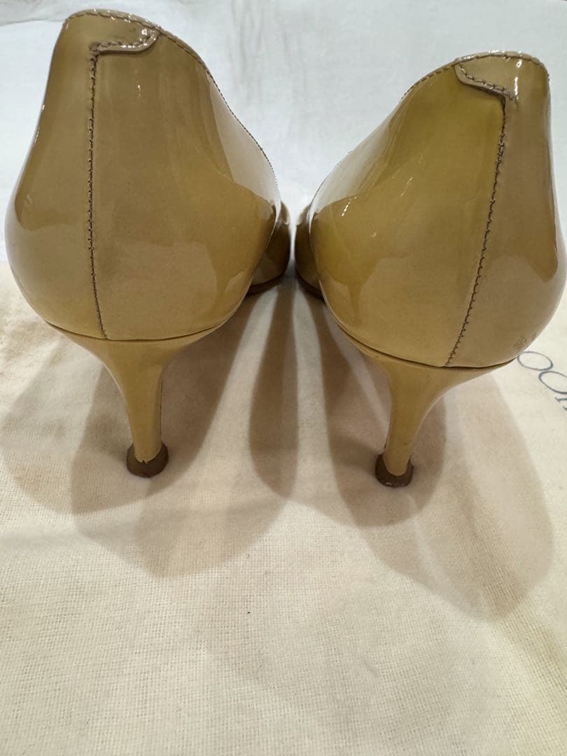JIMMY CHOO24.0cm パンプス ベージュ エナメル