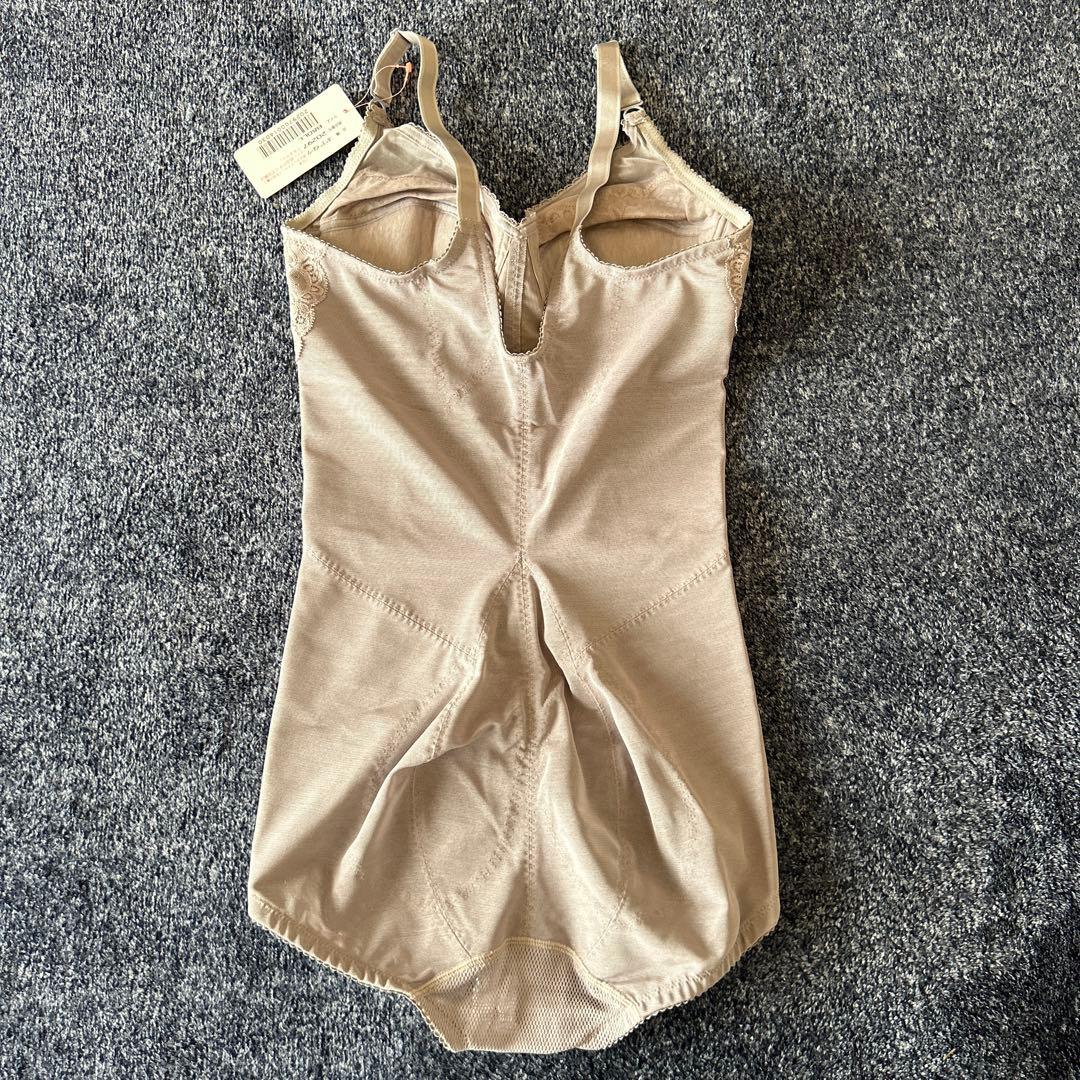 【新品・タグ付き】ダイアナ　 ダイアジェンヌ　ボディスーツ　補整下着　B80LL