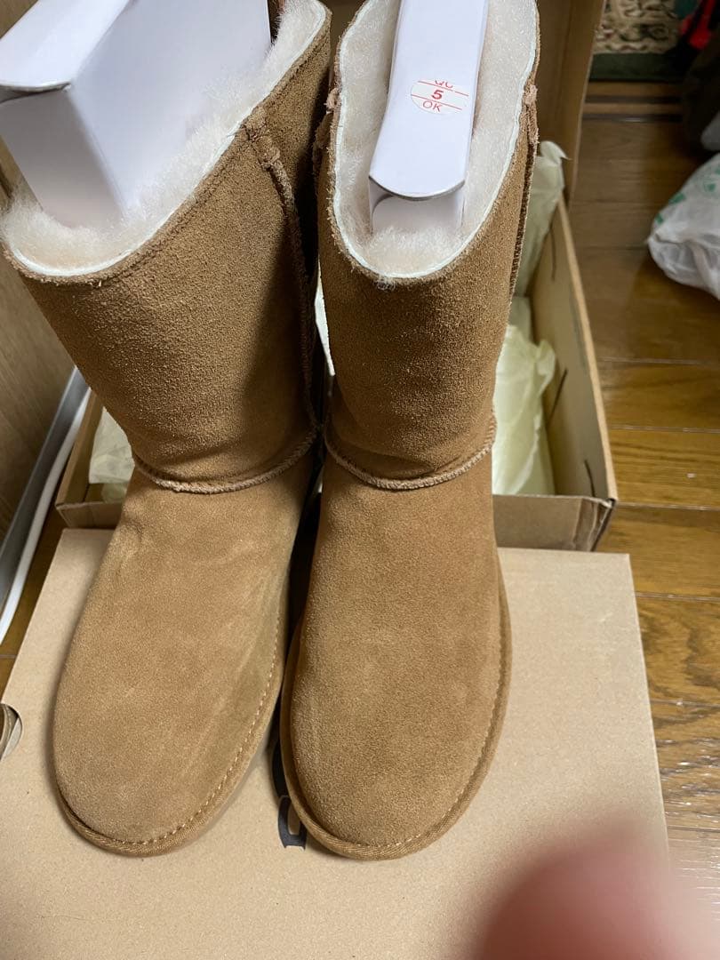 Riakku です。新品UGG ムートンブーツ クラシック ショート