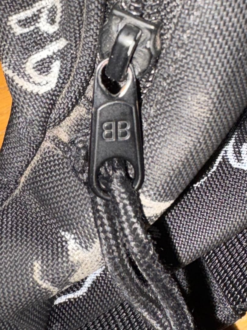 バレンシアガ　EXPLORER ボディバッグDIY L ALLOVER