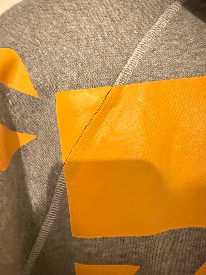 正規品　今週限定価格　MONCLEAR OFF-WHITE パーカー