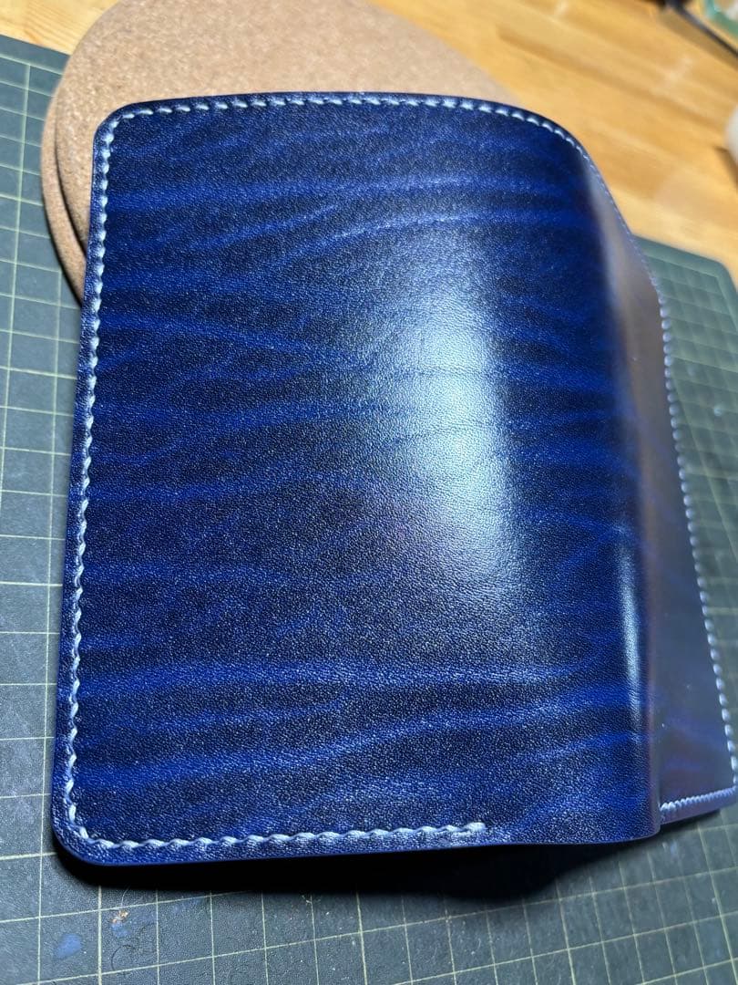 ミドルウォレット　ベルギー産　ルガト　ハンドメイド【訳あり】