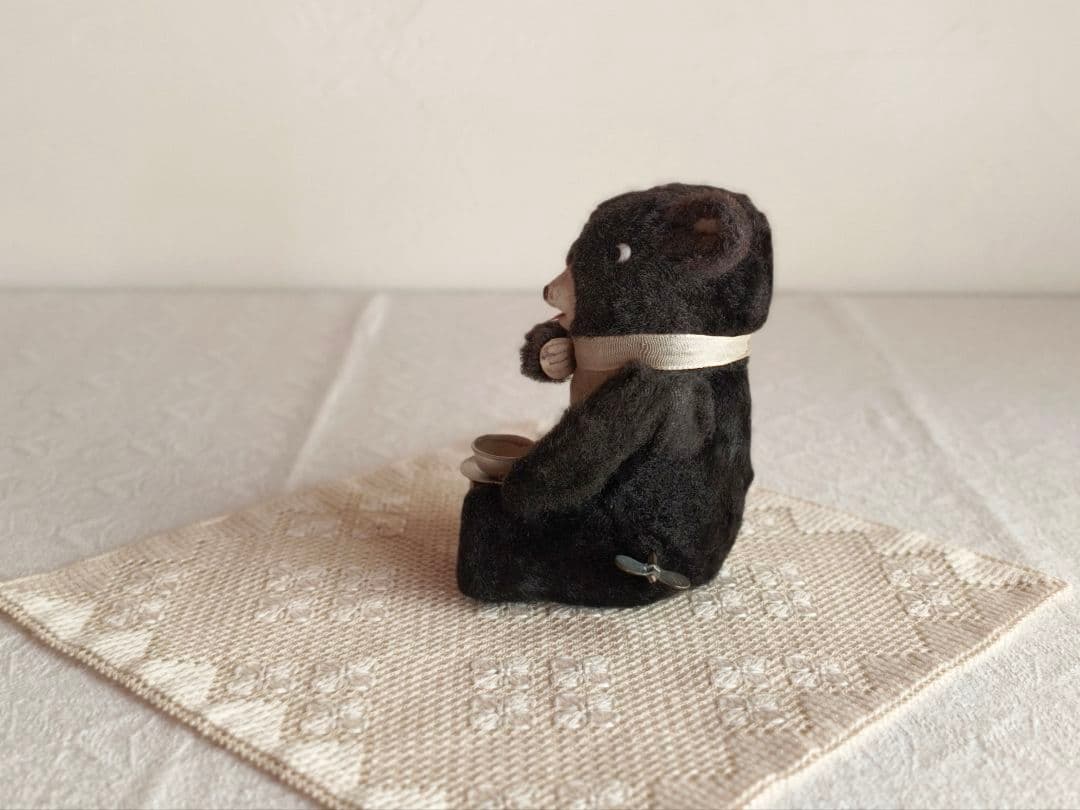 【꒰•̫͡•ོ꒱Chouさま】antique toy ❀ ミルクが好きなクマさん