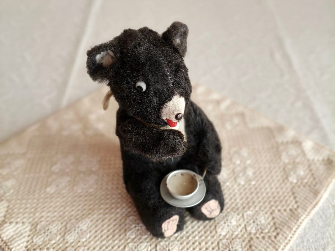 【꒰•̫͡•ོ꒱Chouさま】antique toy ❀ ミルクが好きなクマさん