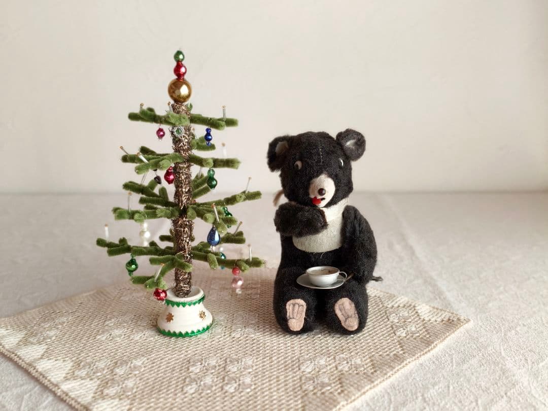 【꒰•̫͡•ོ꒱Chouさま】antique toy ❀ ミルクが好きなクマさん