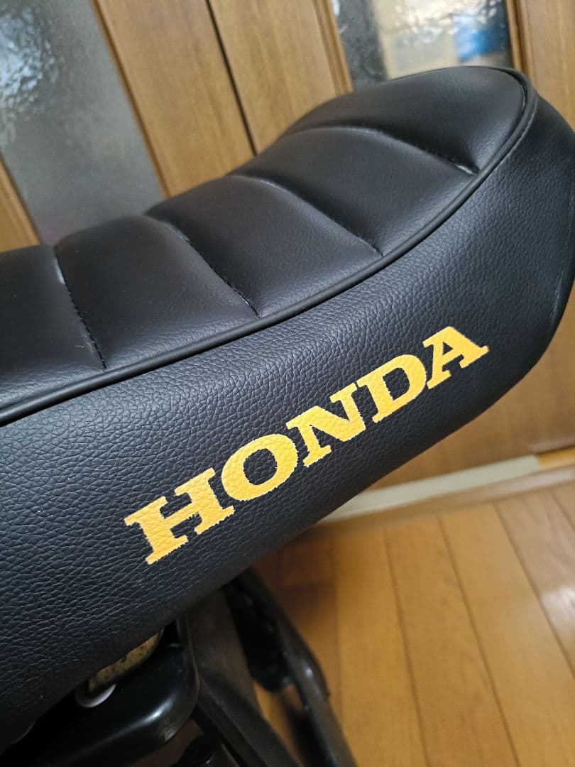 CB750 rc42 カスタムシート　ゴールドロゴ入り　張り替え未使用品