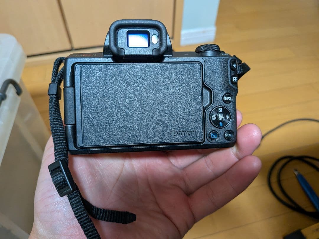 Canon EOS Kiss M EF-M18-150 レンズキット ブラック