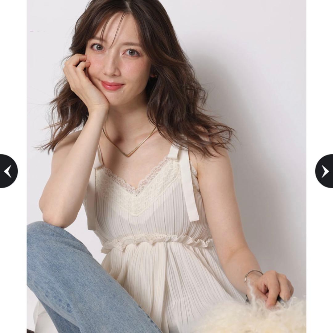 レーストリムプリーツトップス