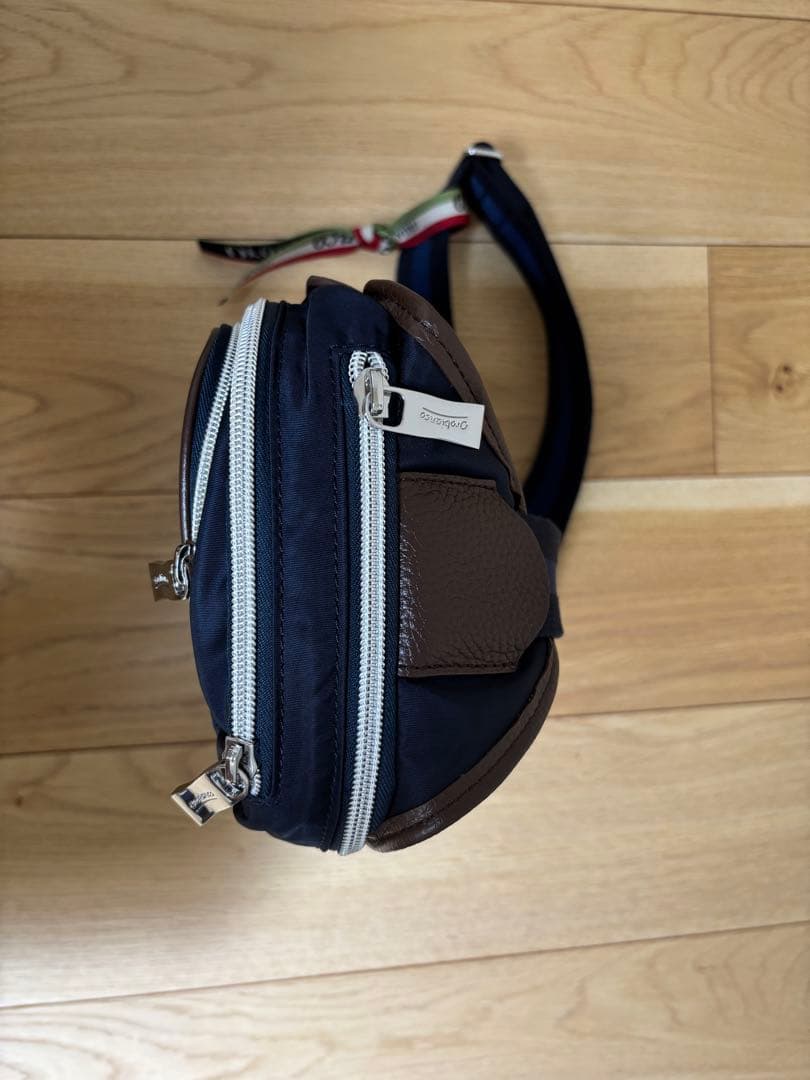 【新品同様 】Orobianco/オロビアンコ ボディバッグ　ネイビー