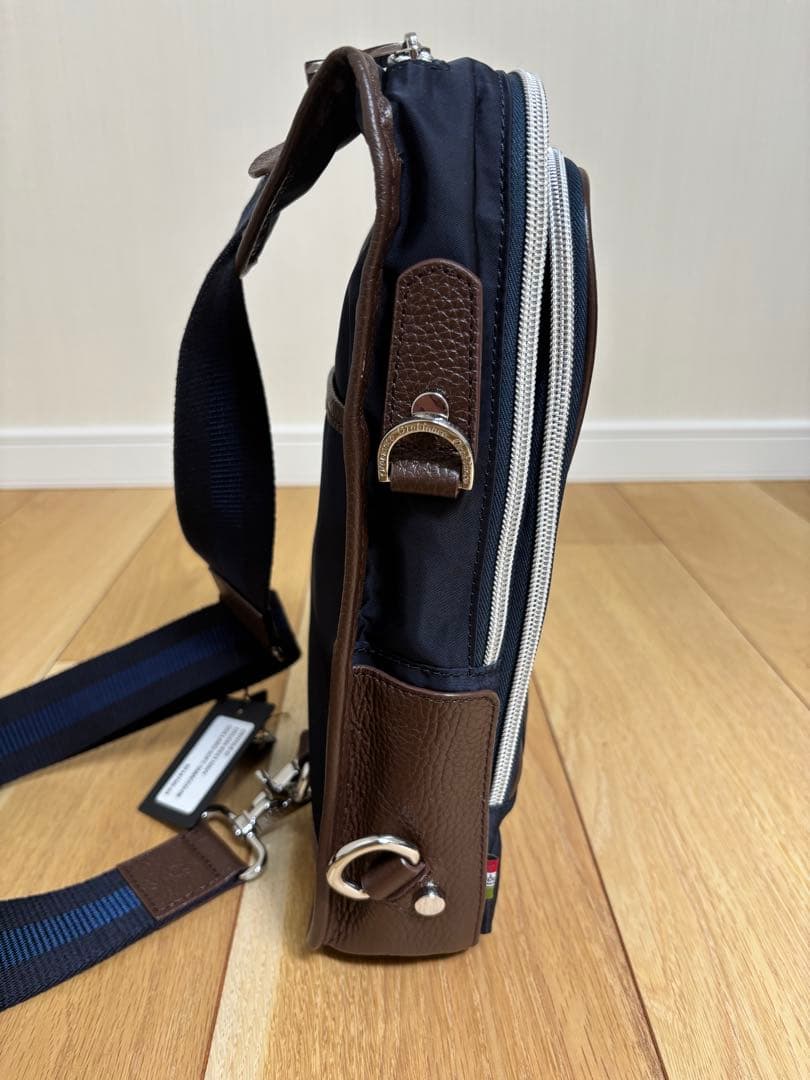 【新品同様 】Orobianco/オロビアンコ ボディバッグ　ネイビー