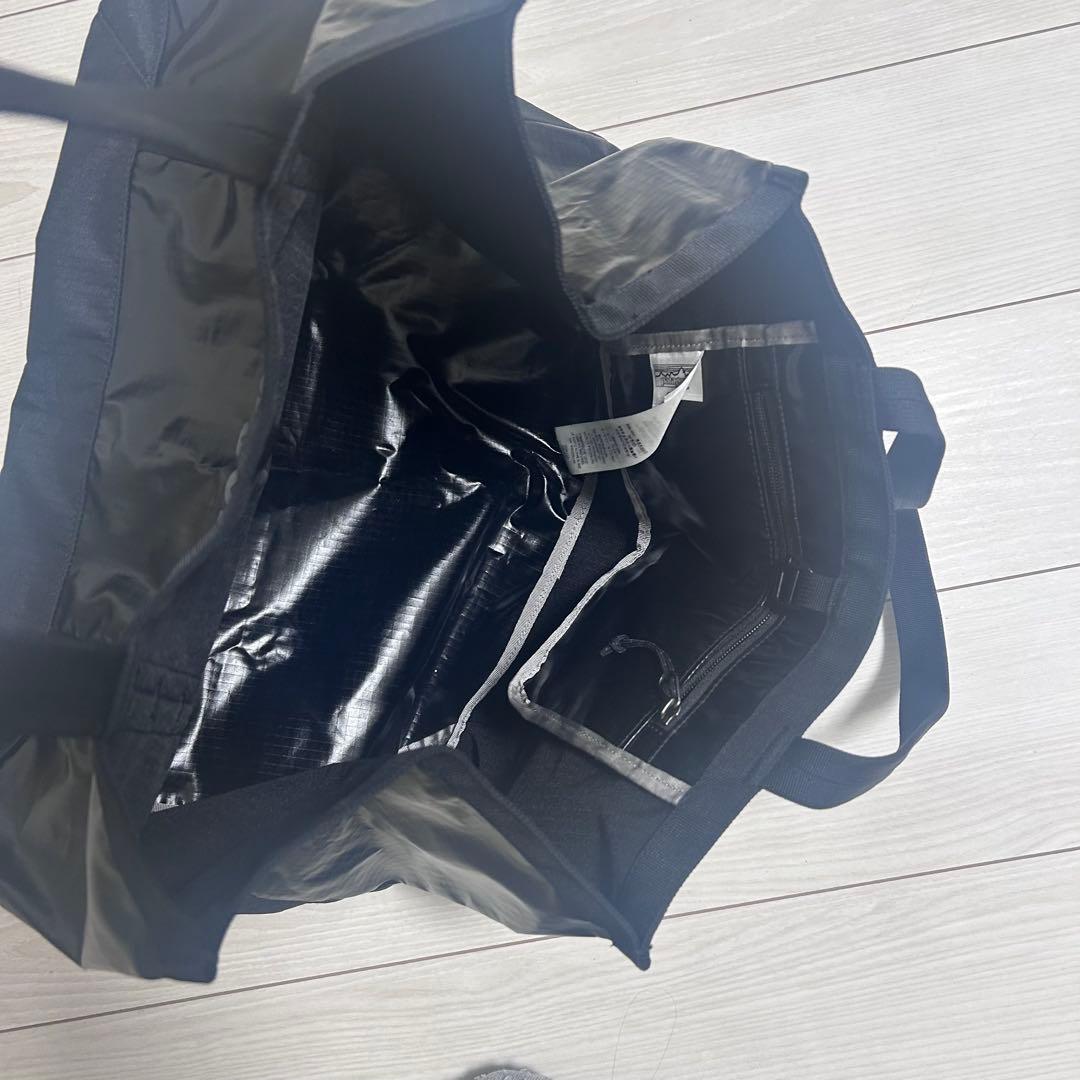 patagonia ブラック ホールトートバッグ アウトドア