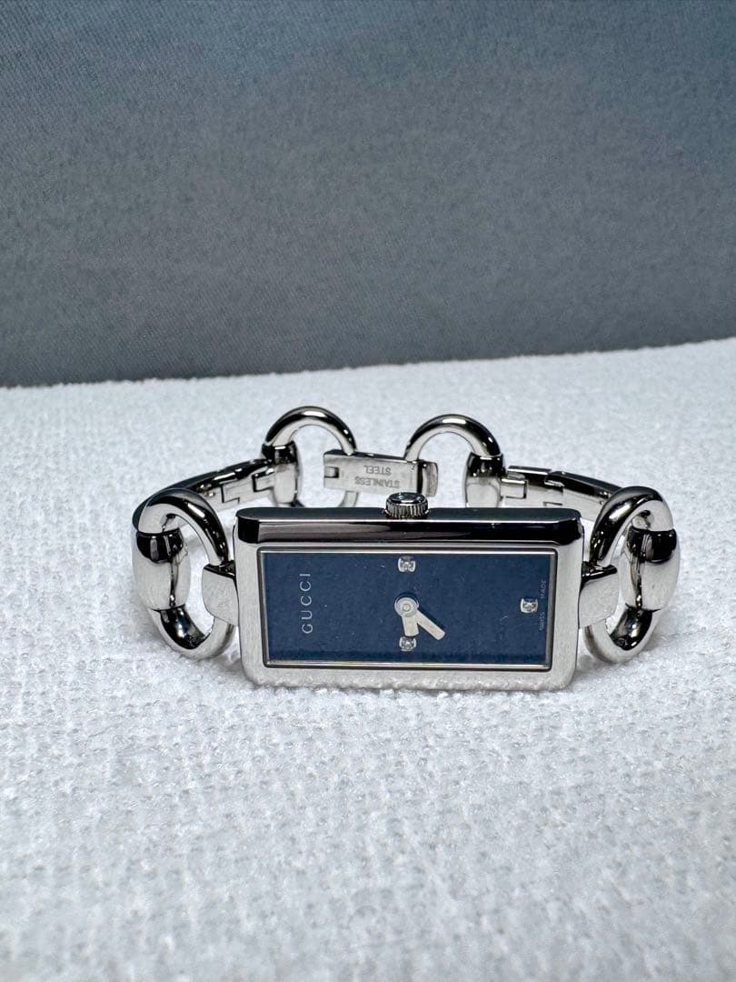 GUCCI ブラック レクタングル 時計とダイヤ❣️