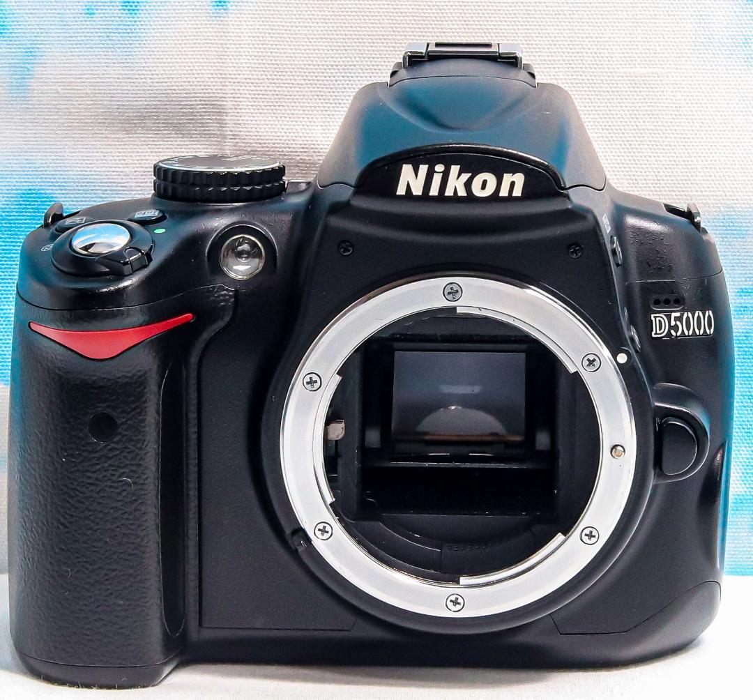 ニコン Nikon D5000⭐️スマホに転送♪⭐️自撮りラクラク⭐️即日発送