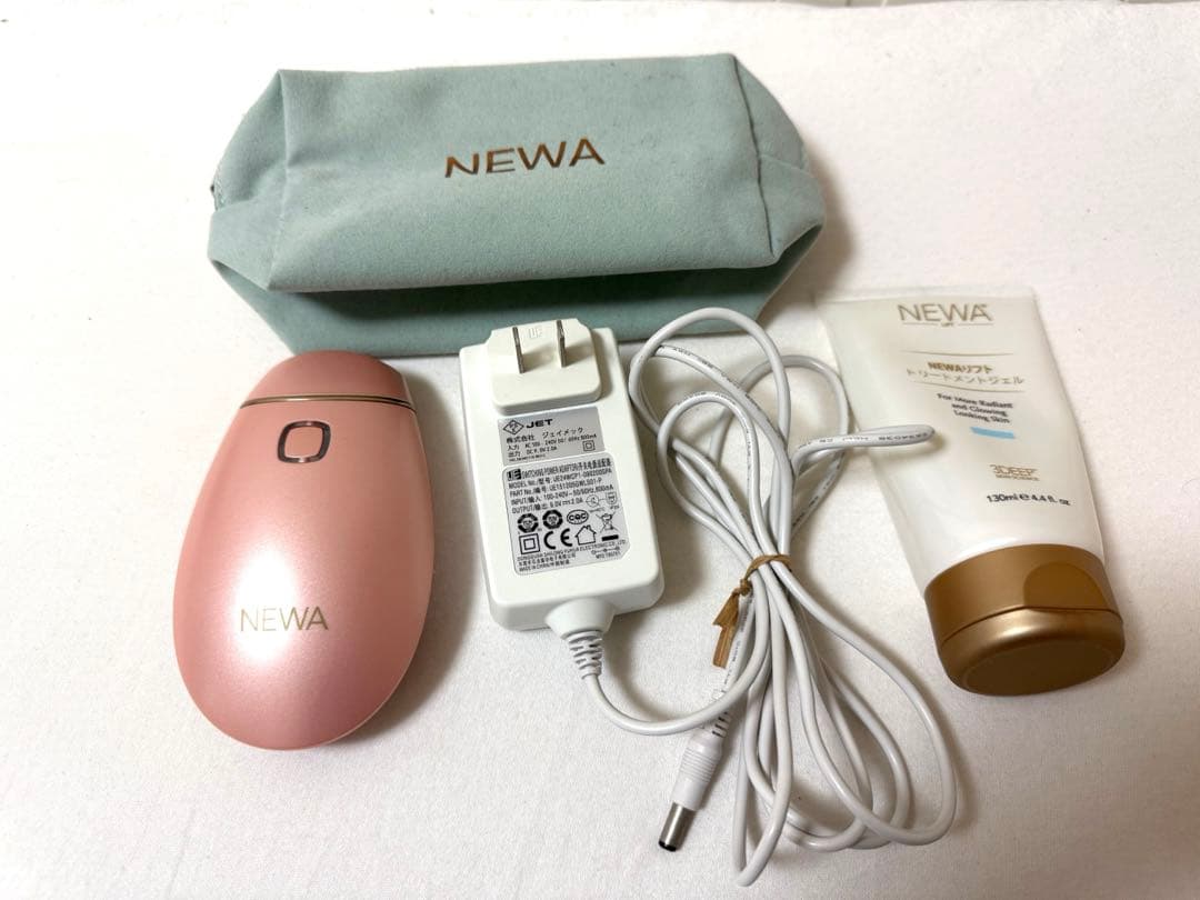 NEWAリフト ピンク 美顔器 RFラジオ波 本体＋ジェル＋充電器＋ポーチ付き