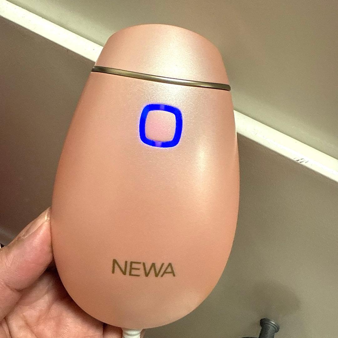 NEWAリフト ピンク 美顔器 RFラジオ波 本体＋ジェル＋充電器＋ポーチ付き