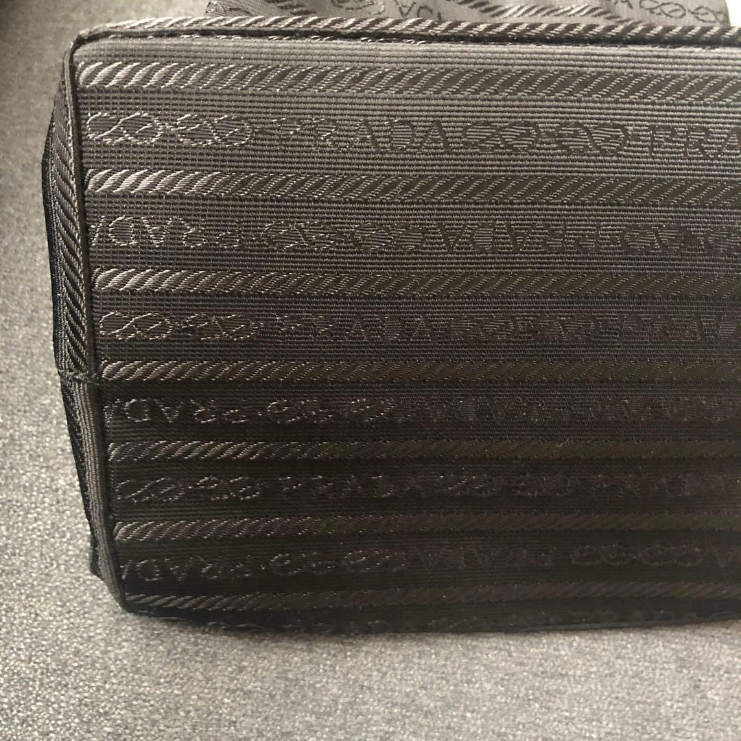 PRADA プラダ　黒色 巾着型ポーチ　バック　ポーチ　巾着