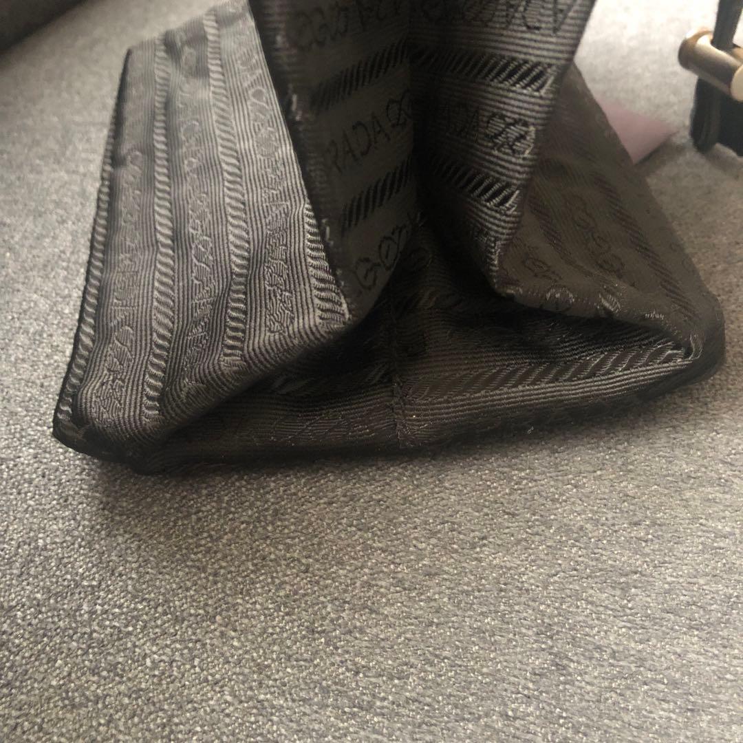 PRADA プラダ　黒色 巾着型ポーチ　バック　ポーチ　巾着