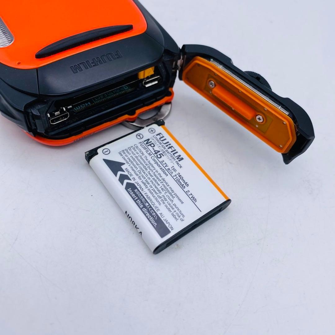 ★【美品動作確認済み】FUJIFILM FinePix XP70