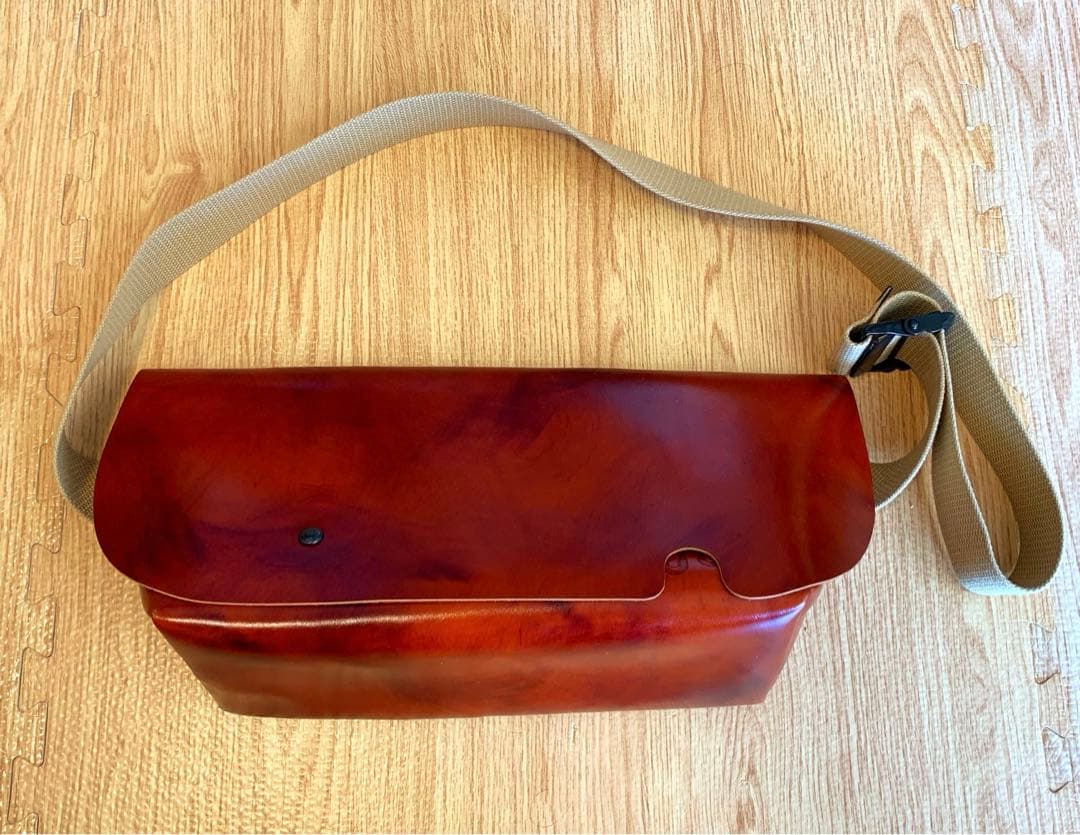 ほぼ未使用// Uni&Co. 牛革メッセンジャーバッグ/Camel/サイズS