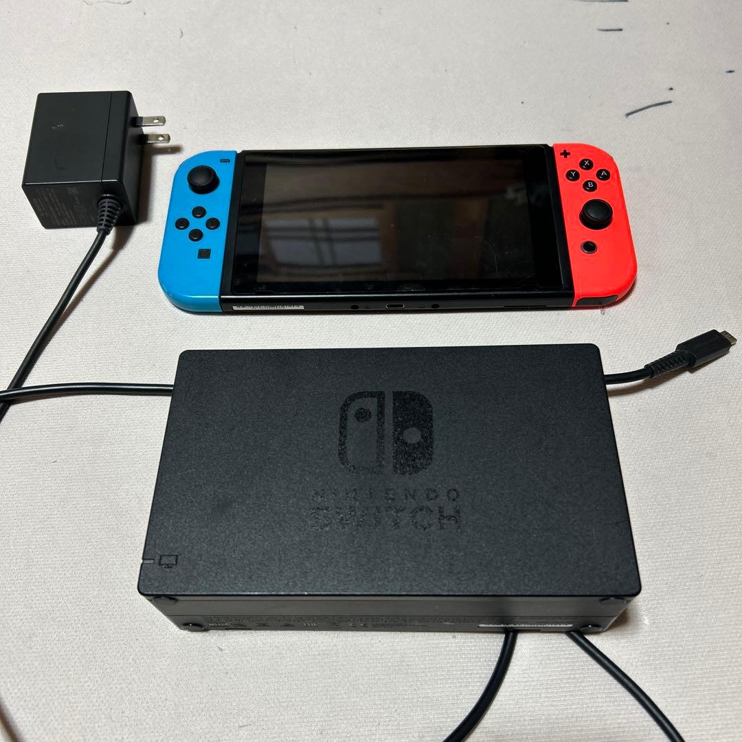 Nintendo Switch 本体 青と赤のJoy-Con