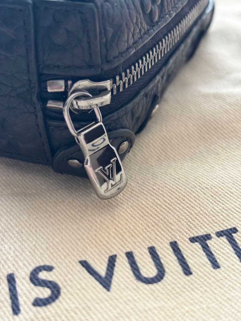 ルイヴィトン トリヨン クレ バックパック トランク M00850 キーリング