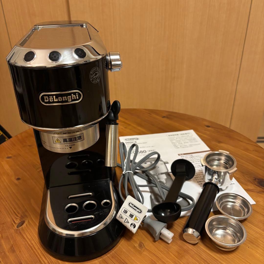 デロンギ デディカ EC680BK エスプレッソ