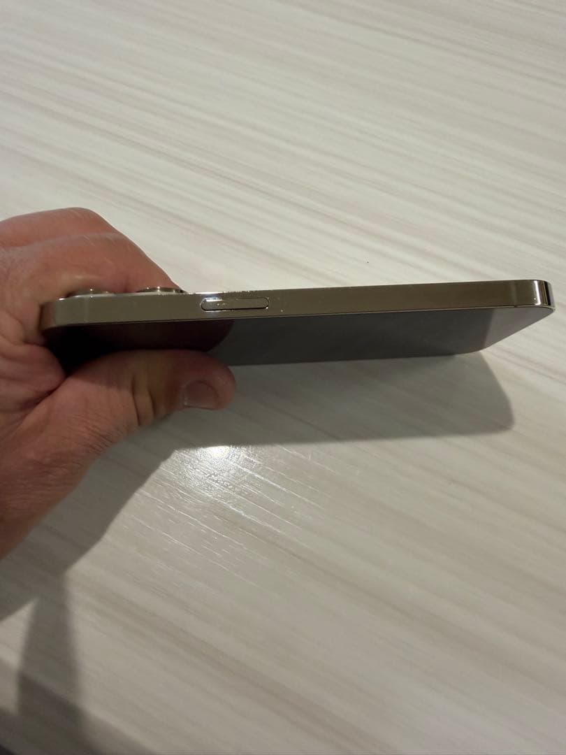 Apple iPhone 14 Pro ゴールド