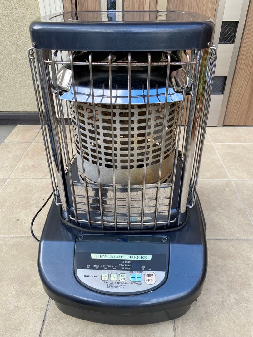 コロナ業務用ストーブ 80秒点火　ガレージ工場に