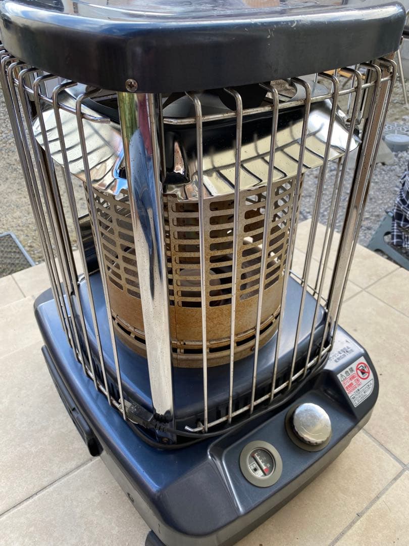 コロナ業務用ストーブ 80秒点火　ガレージ工場に