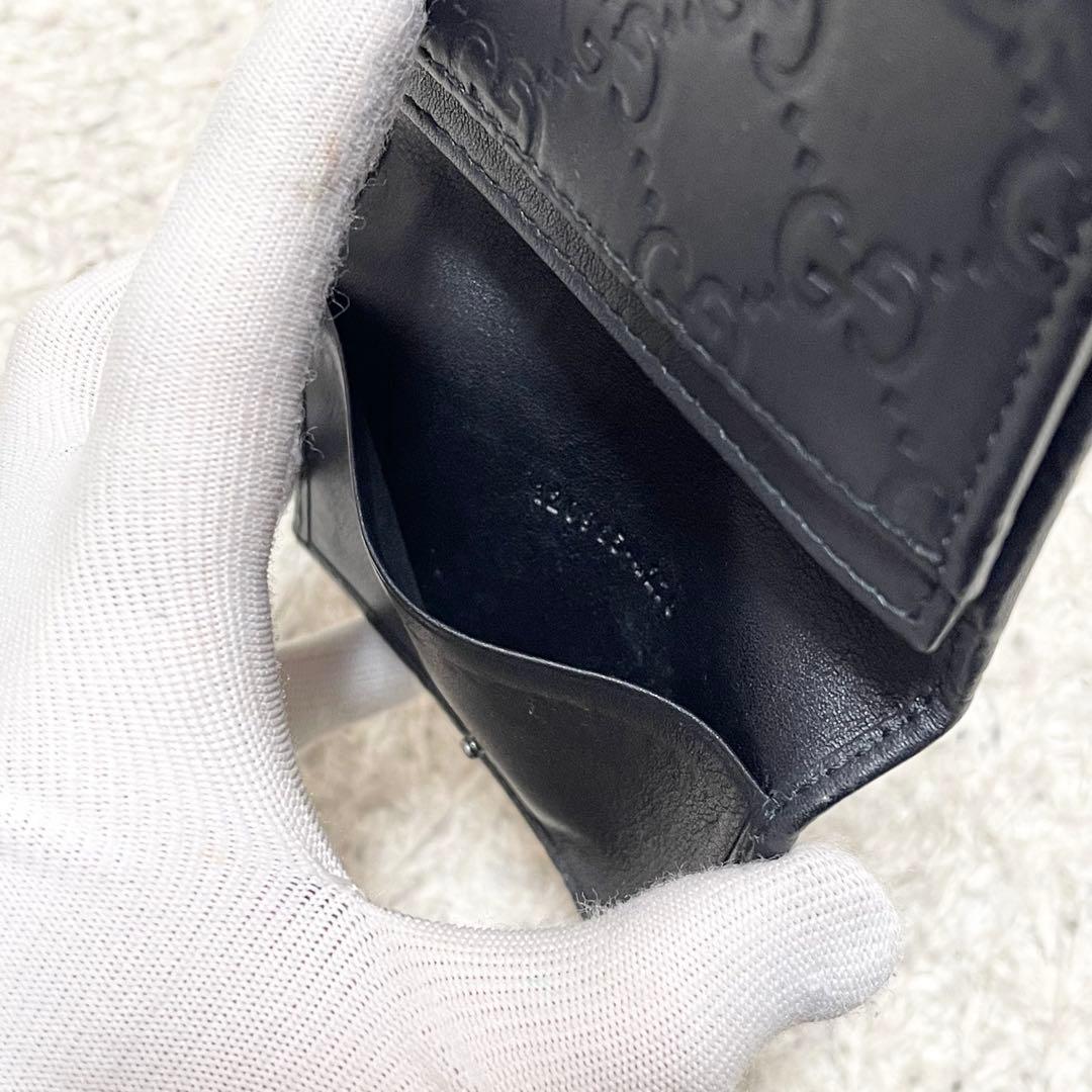 GUCCI 名刺ケース　カードケース　シマ　レザー　GG柄　ロゴ金具　黒　定期