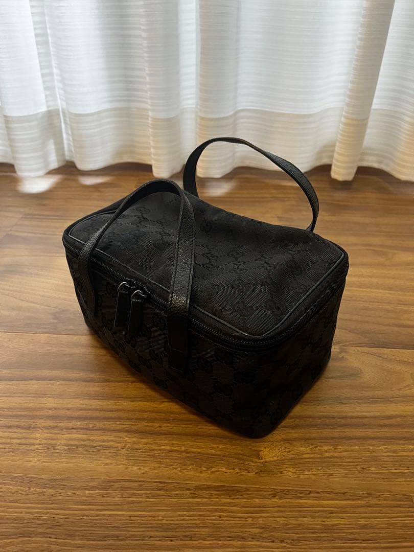 GUCCI GGキャンバスバニティバッグ　ブラック