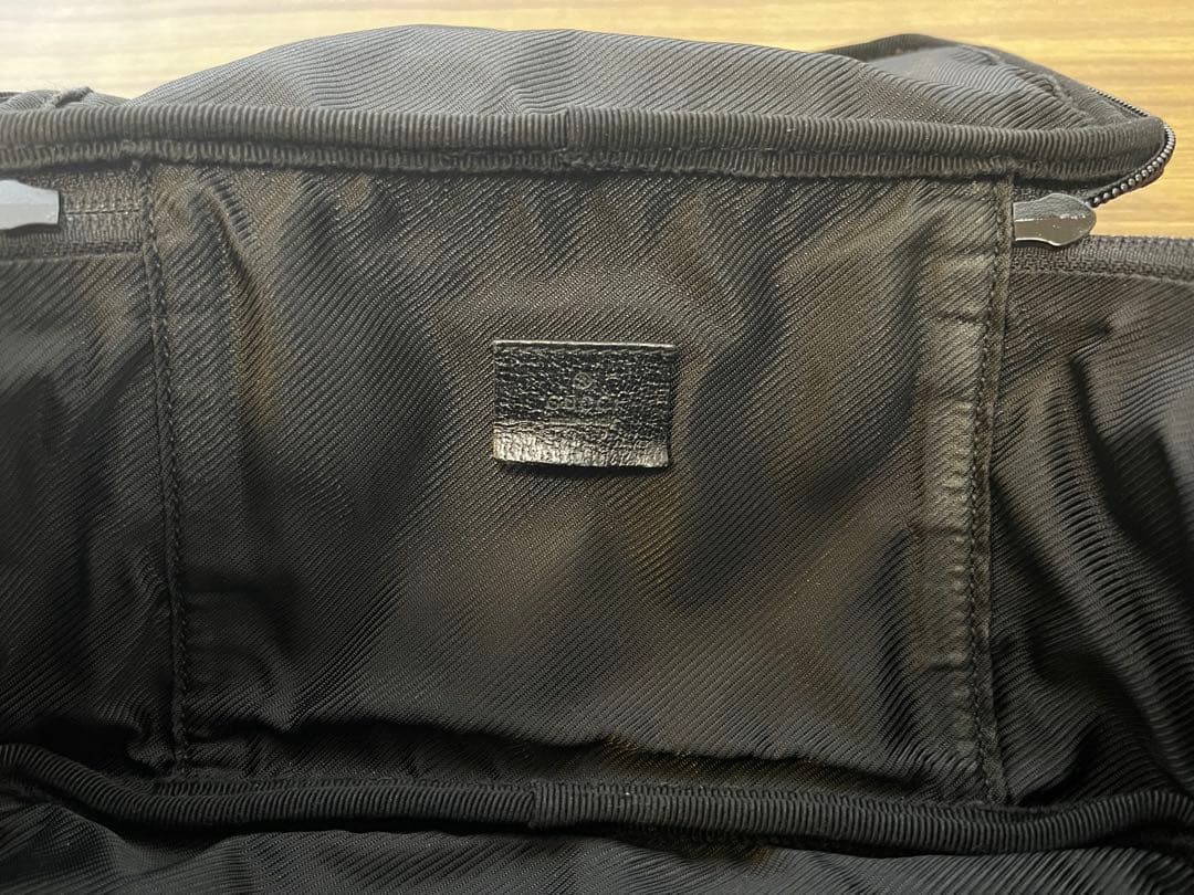 GUCCI GGキャンバスバニティバッグ　ブラック