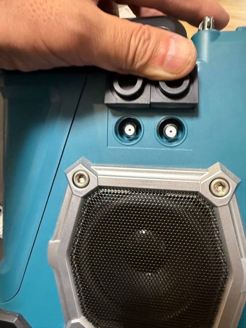 Makita TV100 ポータブルテレビ 10V型