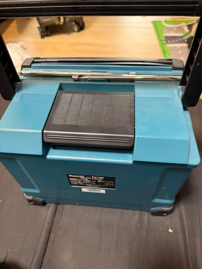 Makita TV100 ポータブルテレビ 10V型