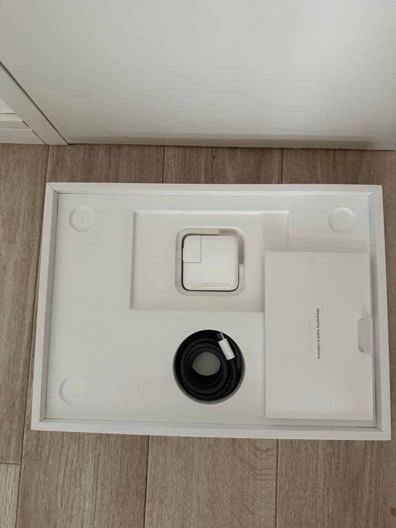 MacBook Air 13.6インチ M2 8GB 256GB SSD