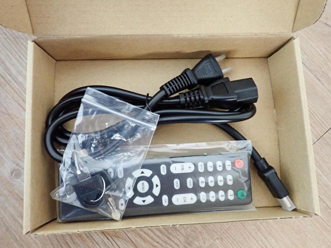 新品 デジタルサイネージ たてナビ NPT32 32インチ 液晶 看板 2台