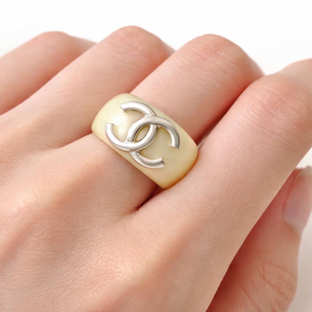CHANEL シャネル ココマーク プラスチック リング クリーム シルバー