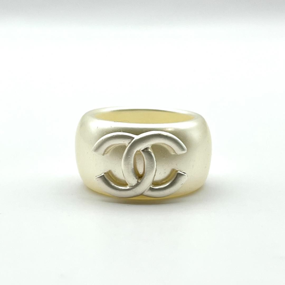 CHANEL シャネル ココマーク プラスチック リング クリーム シルバー